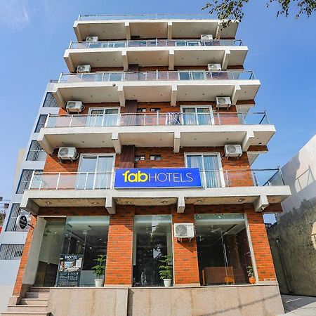 Fabhotel Unique Stay Noida Esterno foto
