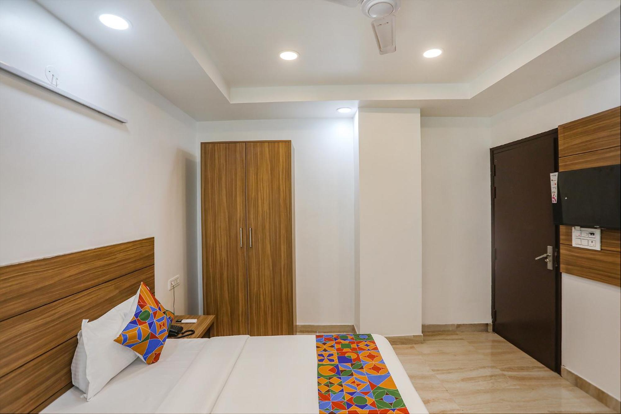 Fabhotel Unique Stay Noida Esterno foto