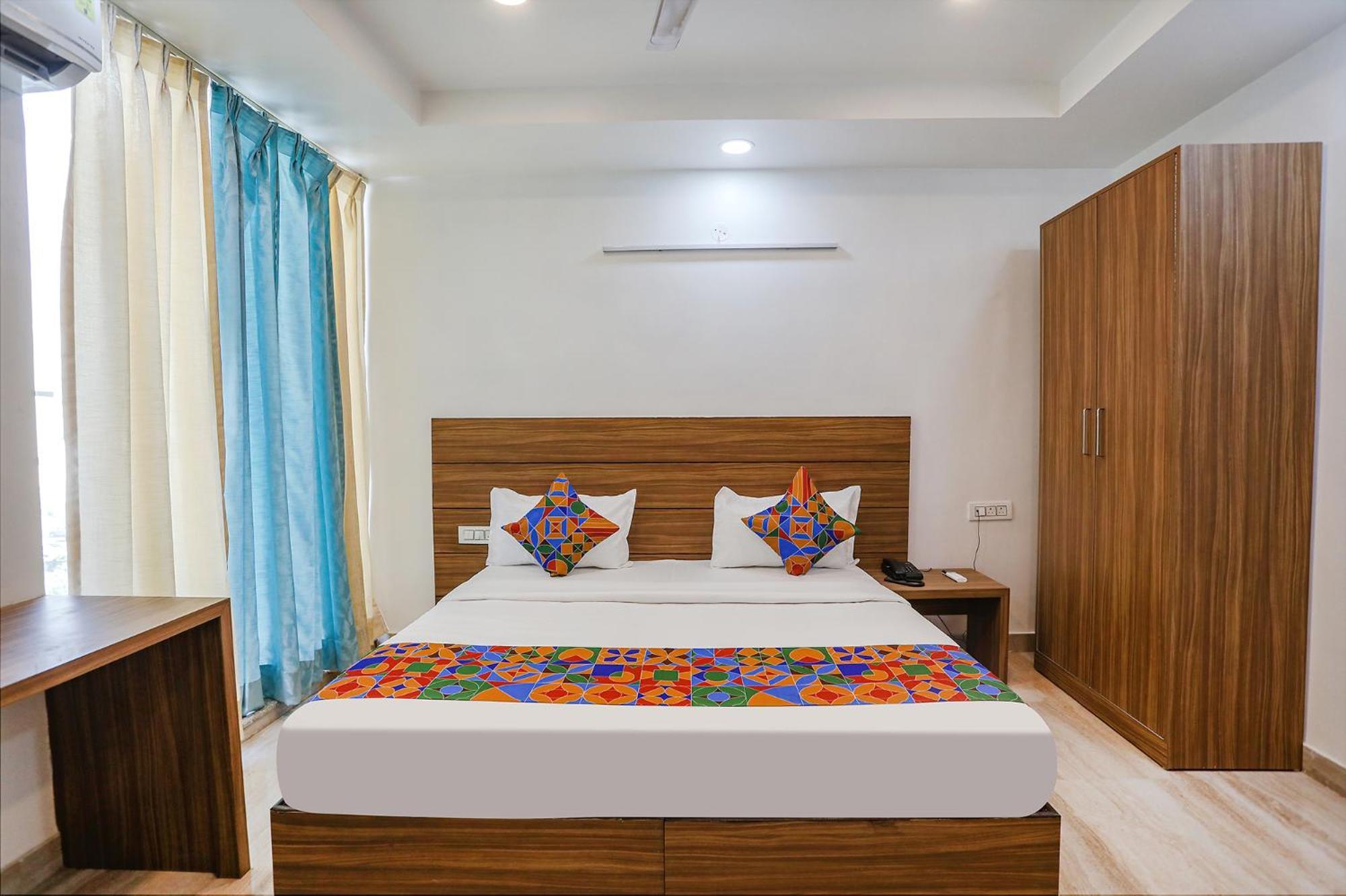 Fabhotel Unique Stay Noida Esterno foto