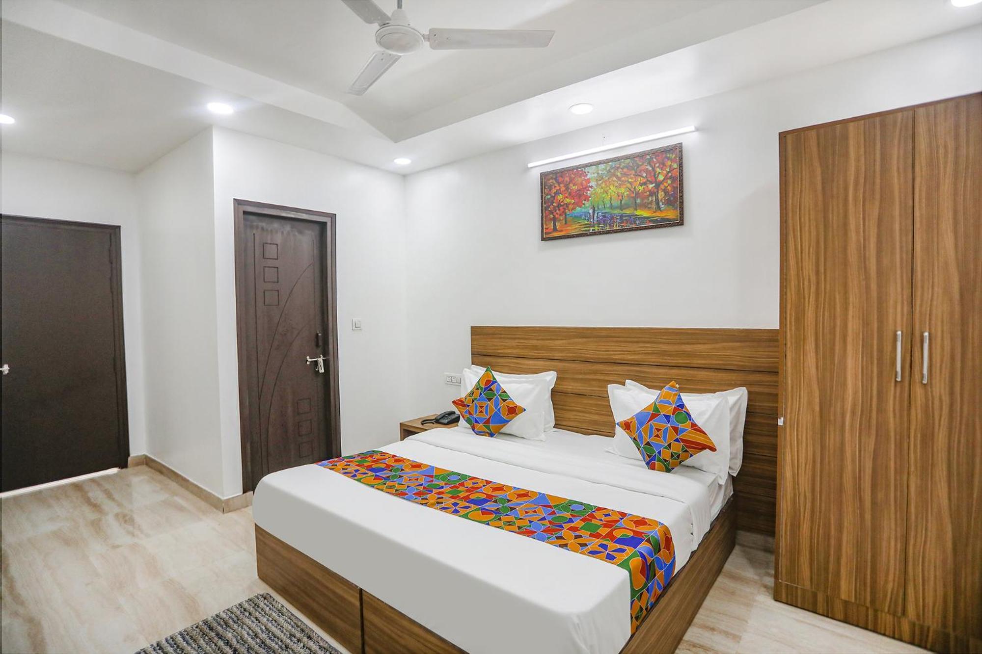 Fabhotel Unique Stay Noida Esterno foto