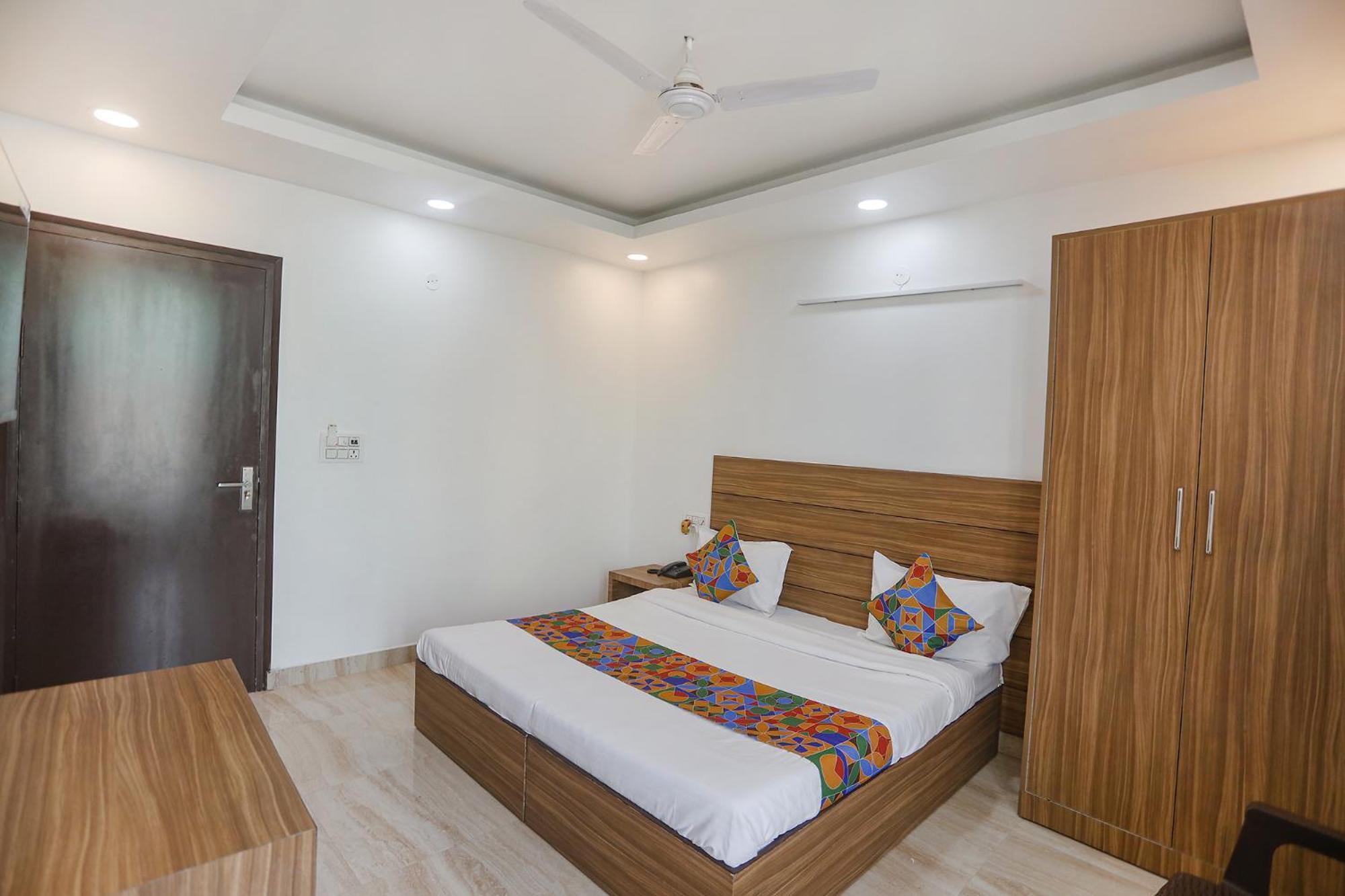 Fabhotel Unique Stay Noida Esterno foto