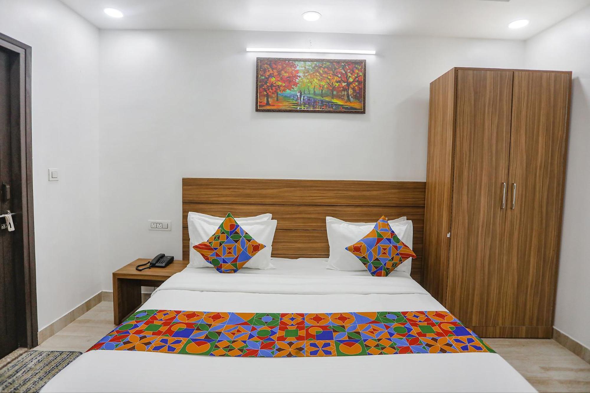 Fabhotel Unique Stay Noida Esterno foto