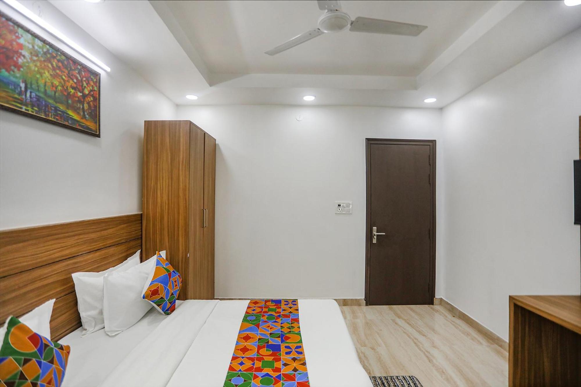Fabhotel Unique Stay Noida Esterno foto