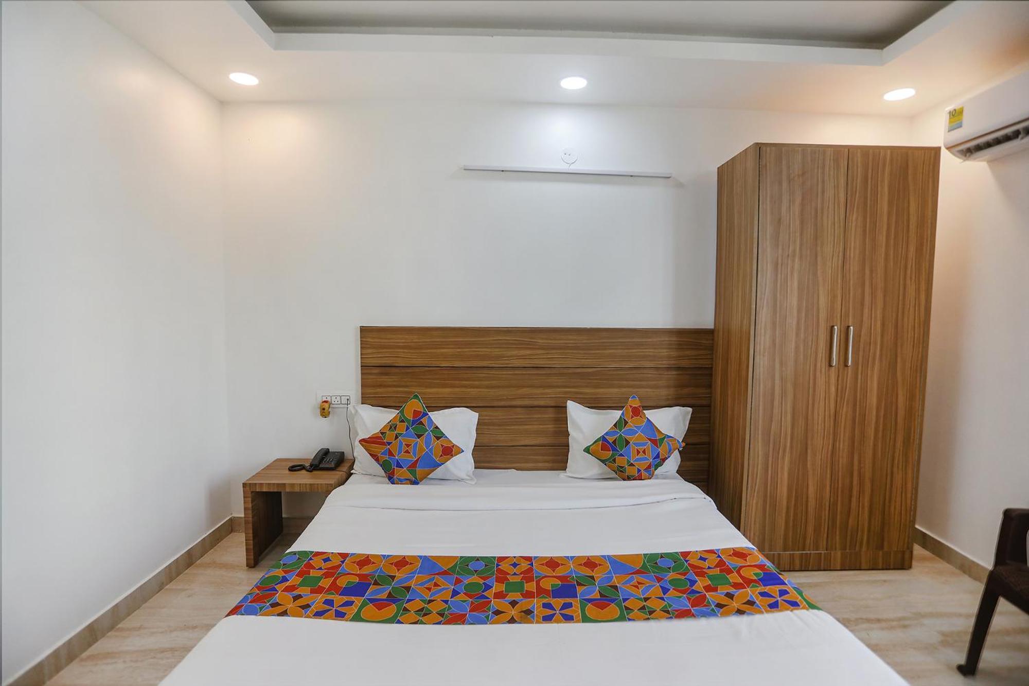 Fabhotel Unique Stay Noida Esterno foto